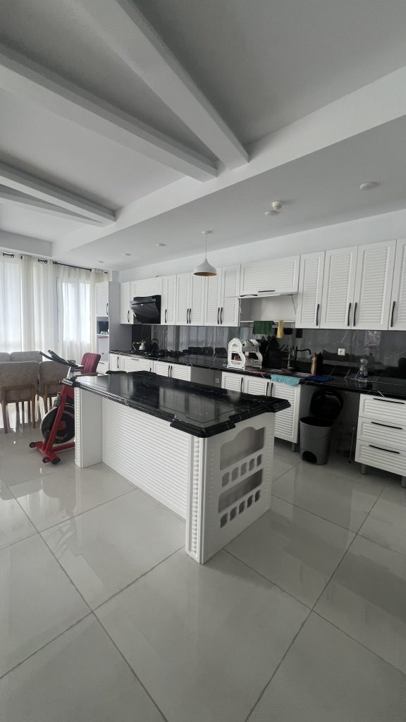 آشپزخانه آپارتمان دو خواب مستر نمکآبرود