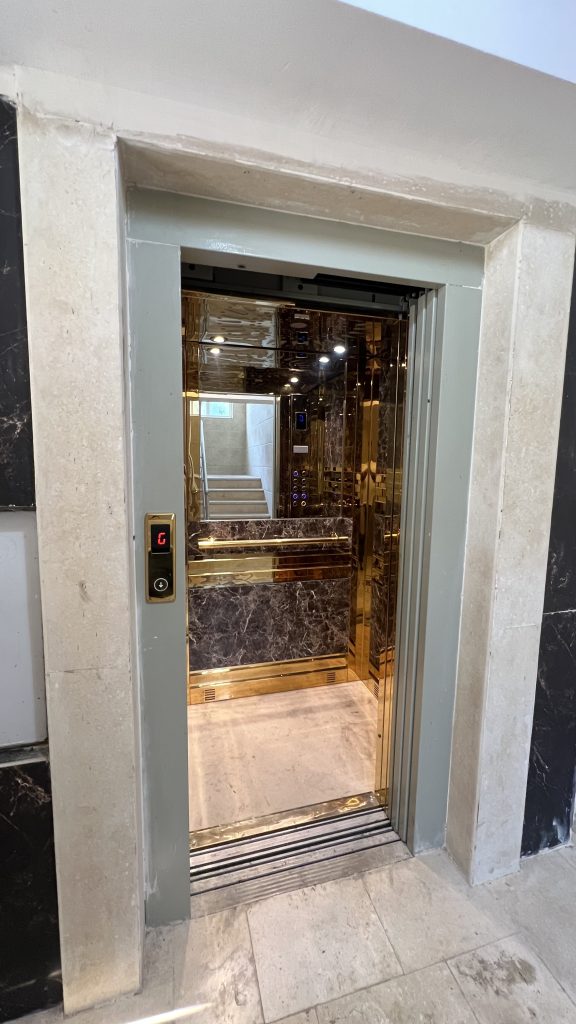 تصویر 10 آپارتمان ۱۰۱ متری شهرک نمک‌آبرود